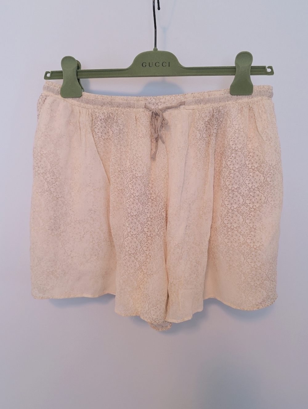 Club Monaco 100% Silk Beige Drawstring Shorts Size Medium With Pockets